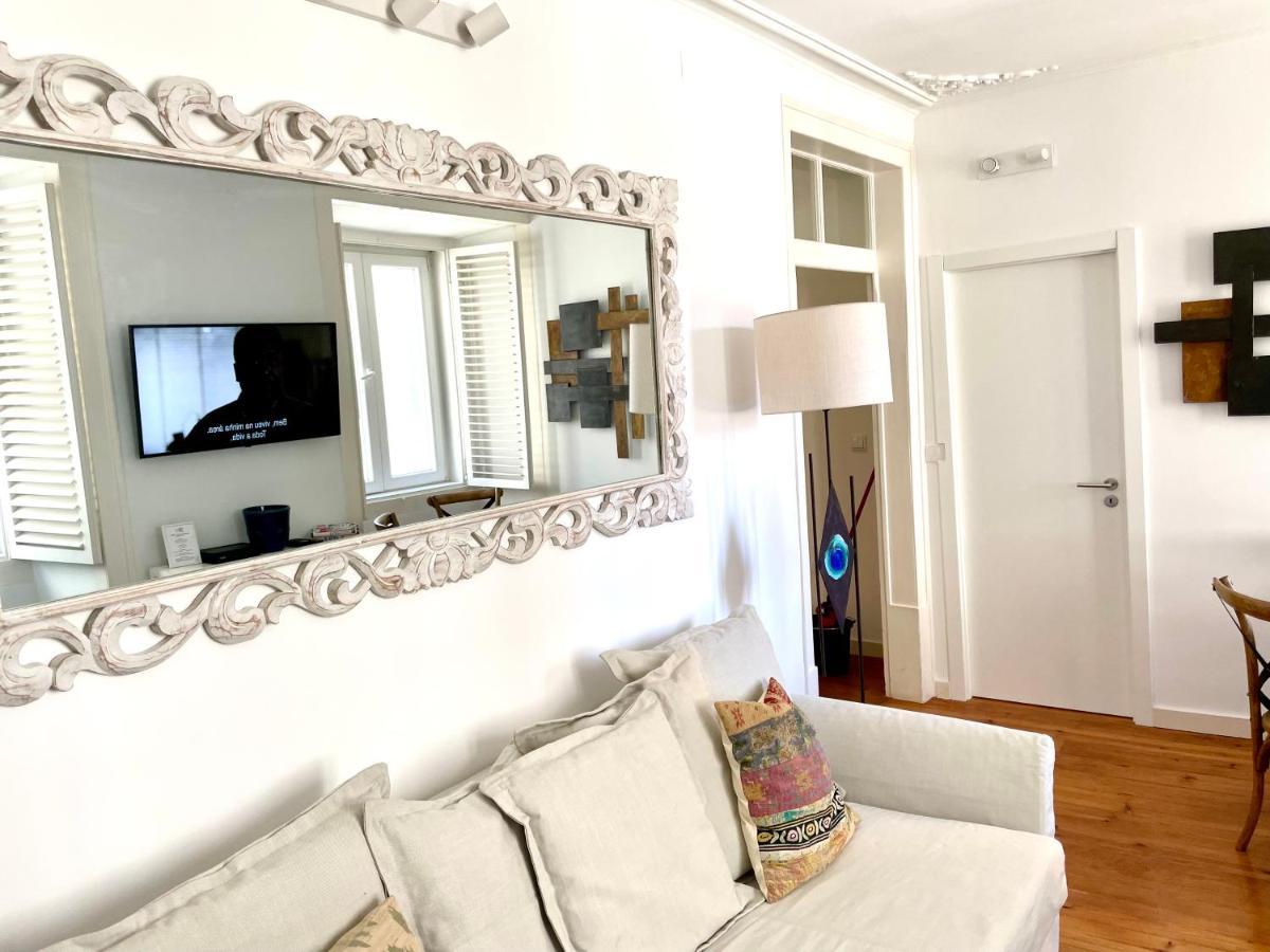 Bright And Spacious Three Bedroom Apt In The Heart Of Lisbon Bagian luar foto